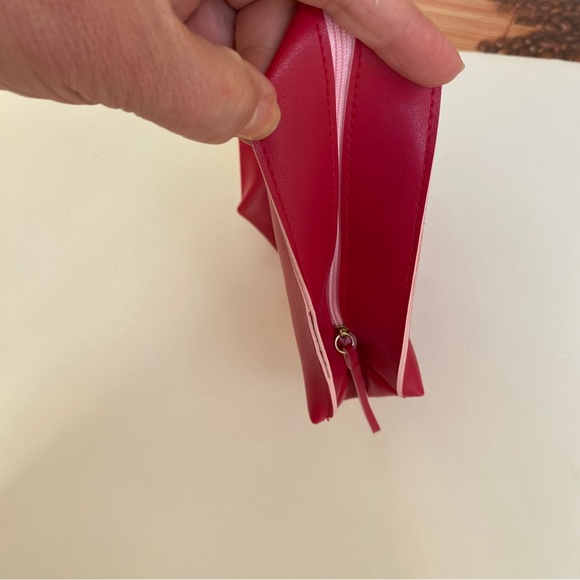 NWOT Shiseido Travel Bag - Picture 13 of 14